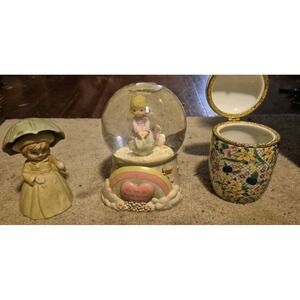 Vintage Decor Lot – Spencer Gifts 1982, Precious Moments Globe, Box